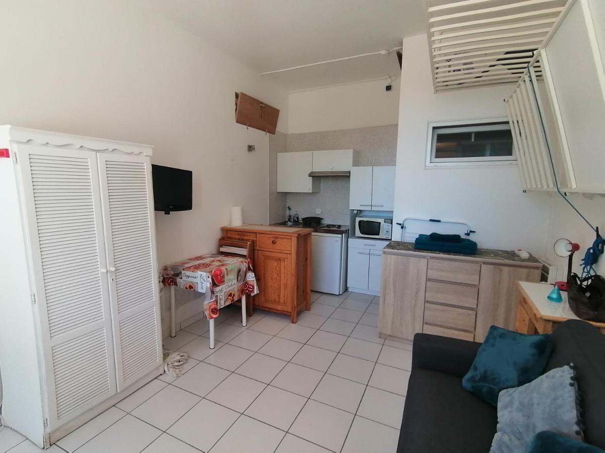 Ground Floor Studio With Access To Beach And Pool 르발카레스 외부 사진