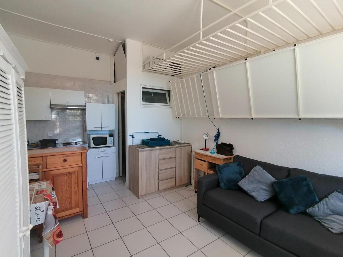 Ground Floor Studio With Access To Beach And Pool 르발카레스 외부 사진