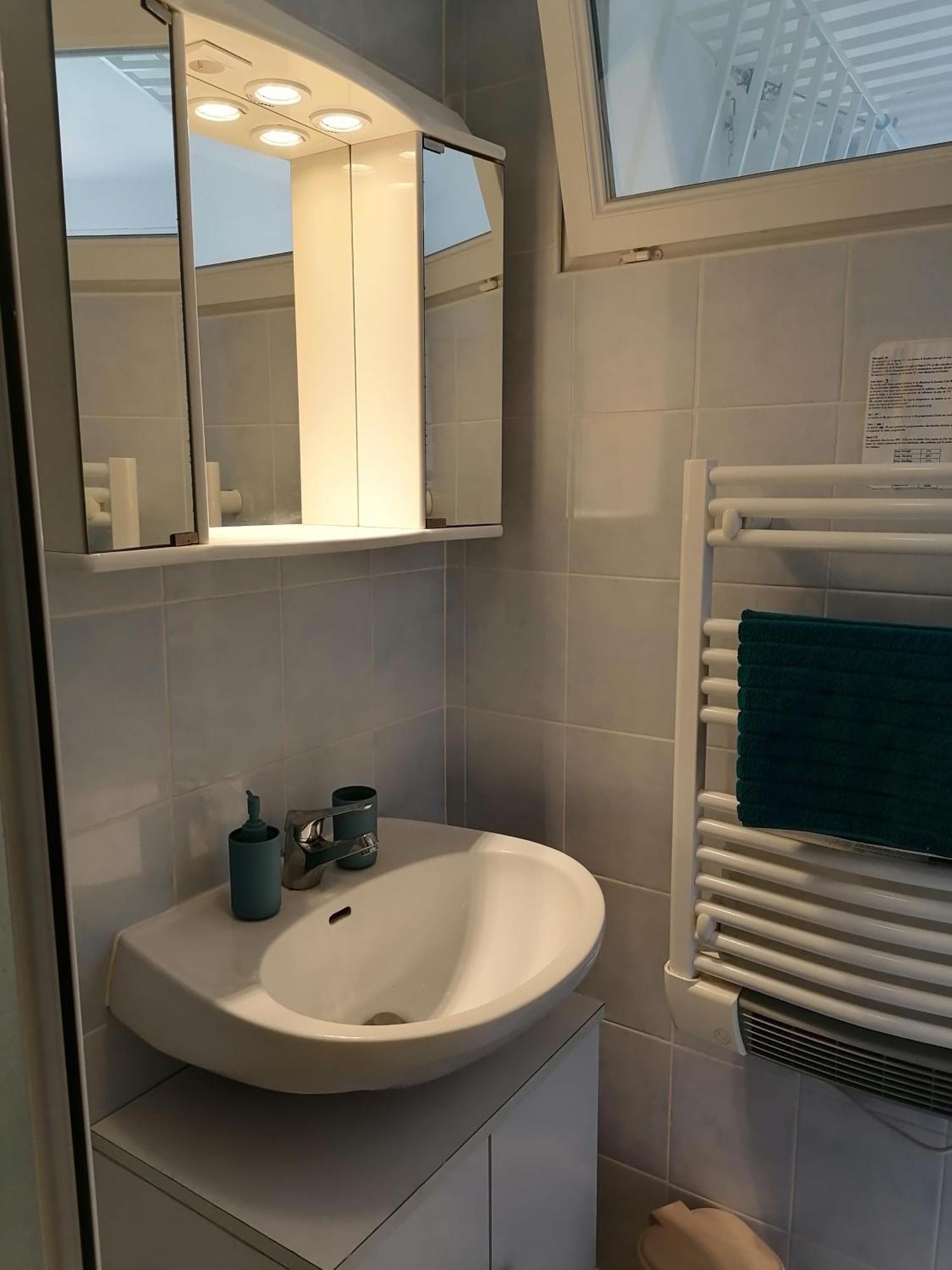 Ground Floor Studio With Access To Beach And Pool 르발카레스 객실 사진