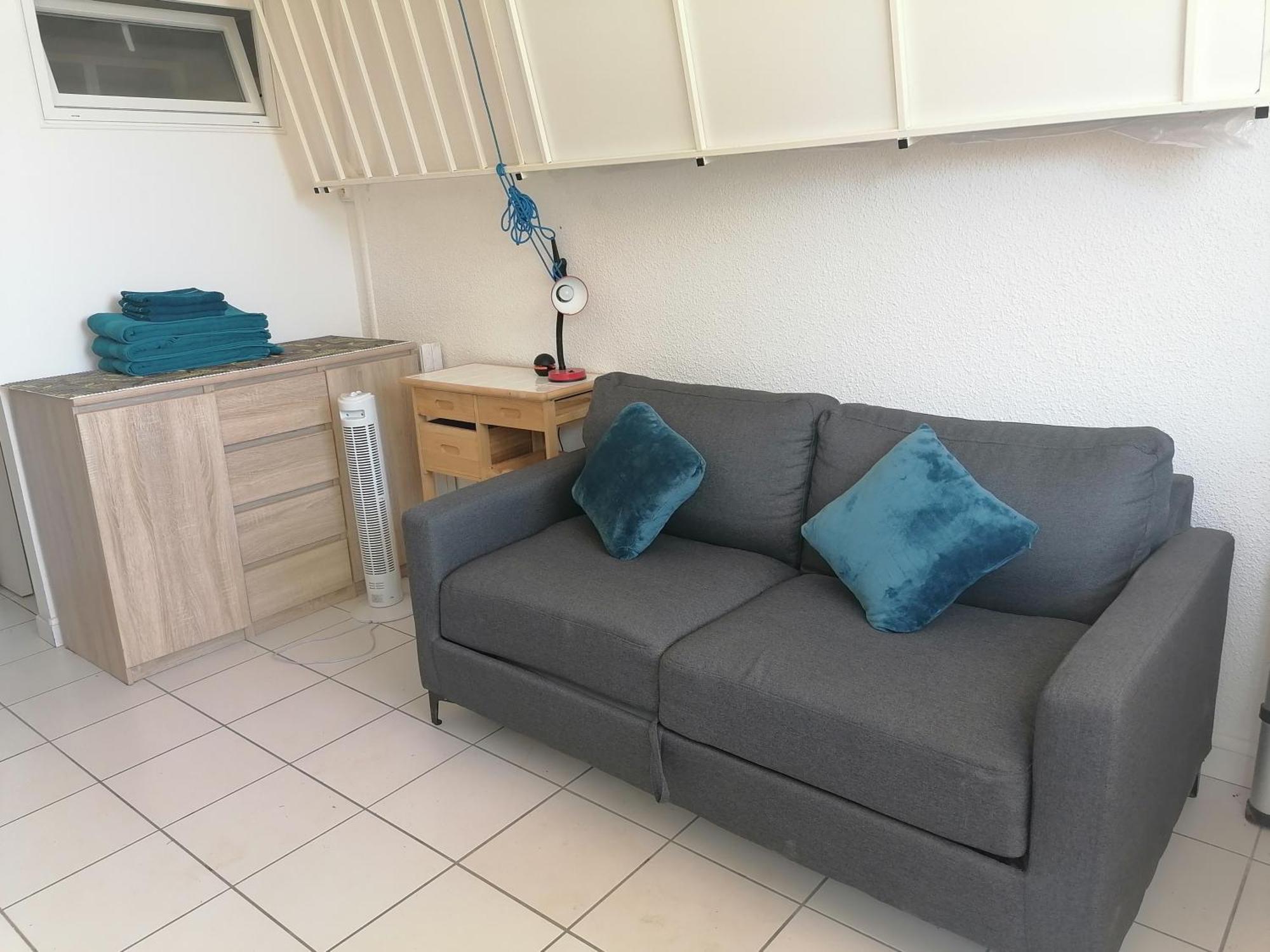 Ground Floor Studio With Access To Beach And Pool 르발카레스 객실 사진